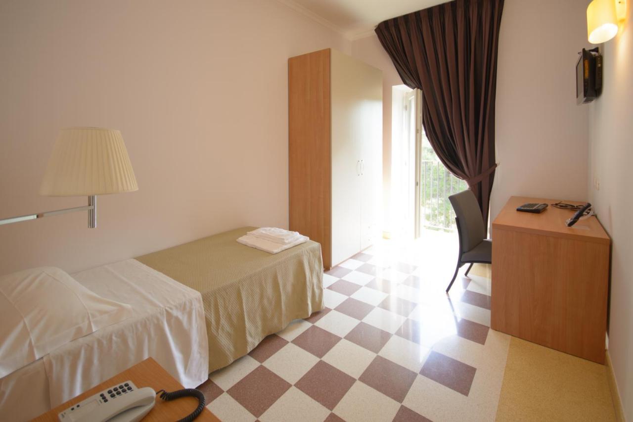 Hotel Domus Stella Maris - Casa Per Ferie Ancona Exteriér fotografie