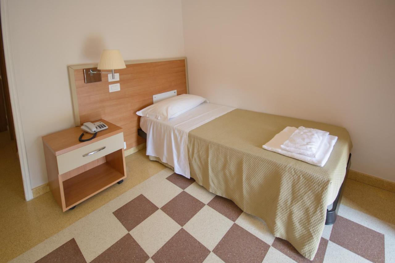 Hotel Domus Stella Maris - Casa Per Ferie Ancona Exteriér fotografie