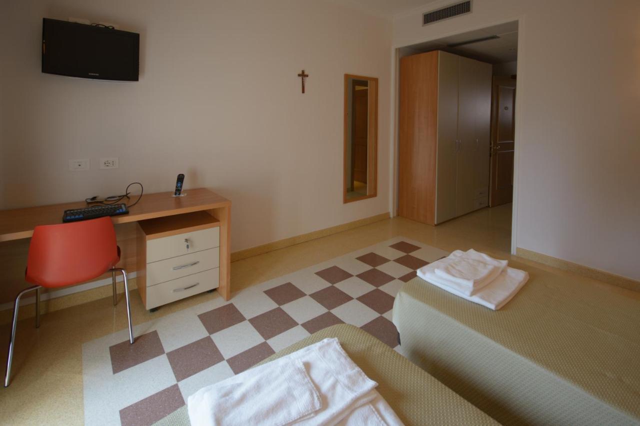Hotel Domus Stella Maris - Casa Per Ferie Ancona Exteriér fotografie