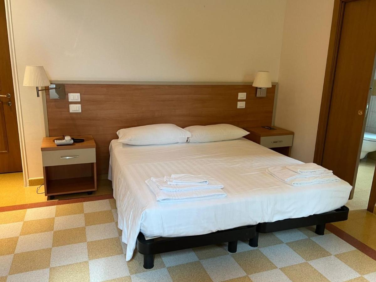 Hotel Domus Stella Maris - Casa Per Ferie Ancona Exteriér fotografie