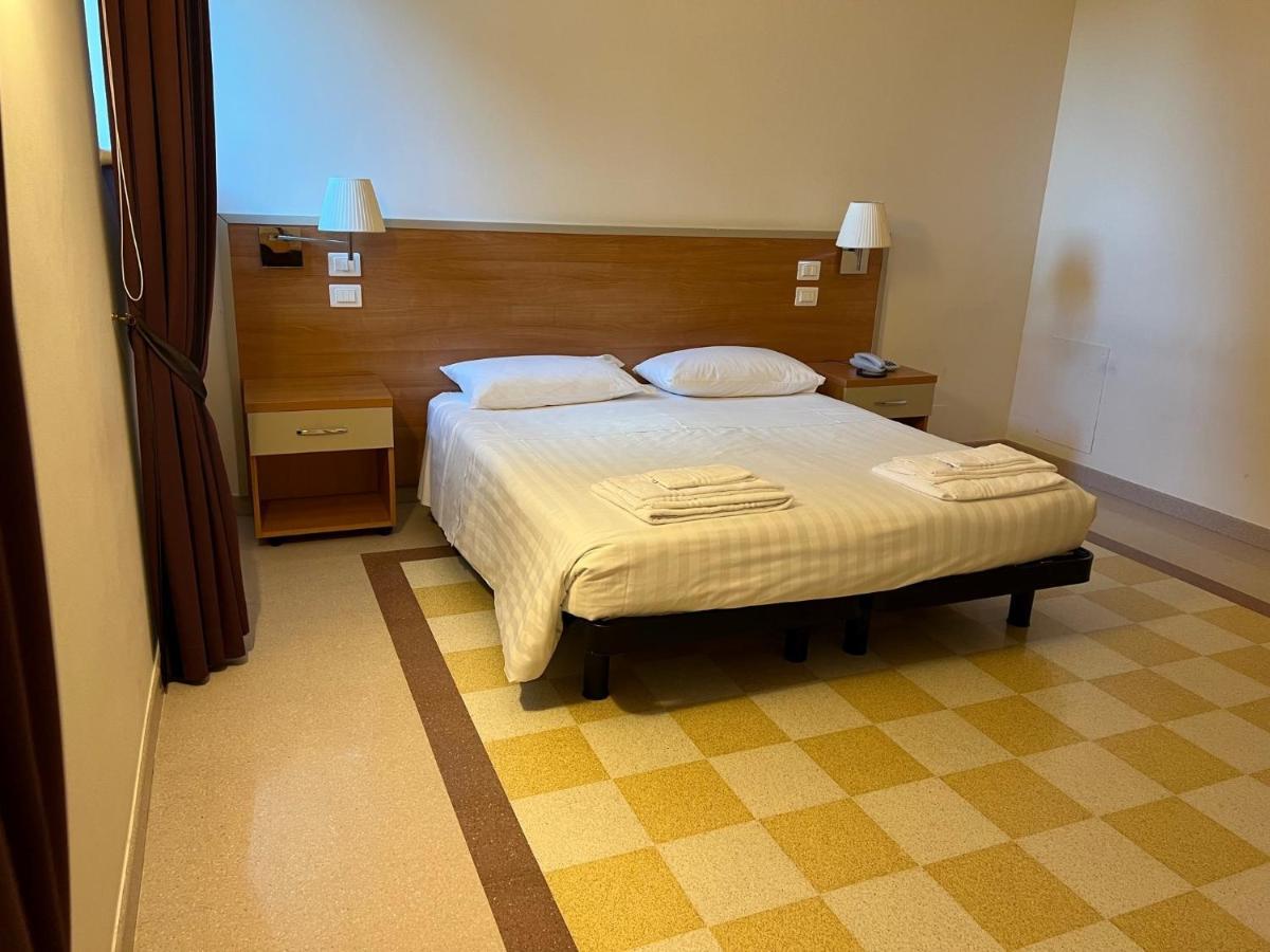 Hotel Domus Stella Maris - Casa Per Ferie Ancona Exteriér fotografie