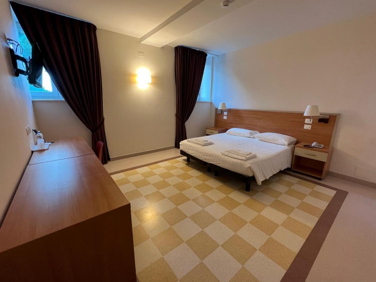 Hotel Domus Stella Maris - Casa Per Ferie Ancona Exteriér fotografie